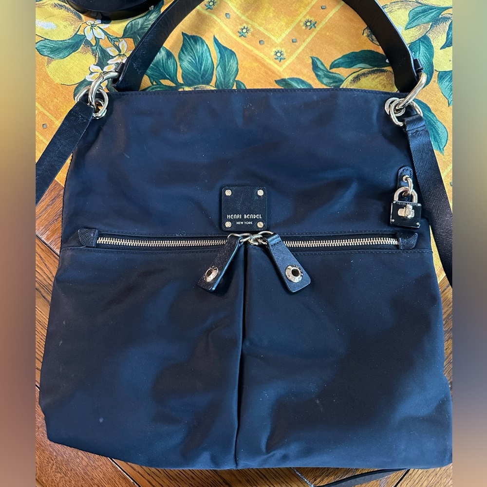 Fabulous Extra Large Henri Bendel Jettsetter Crossbody Bag in VGUC
